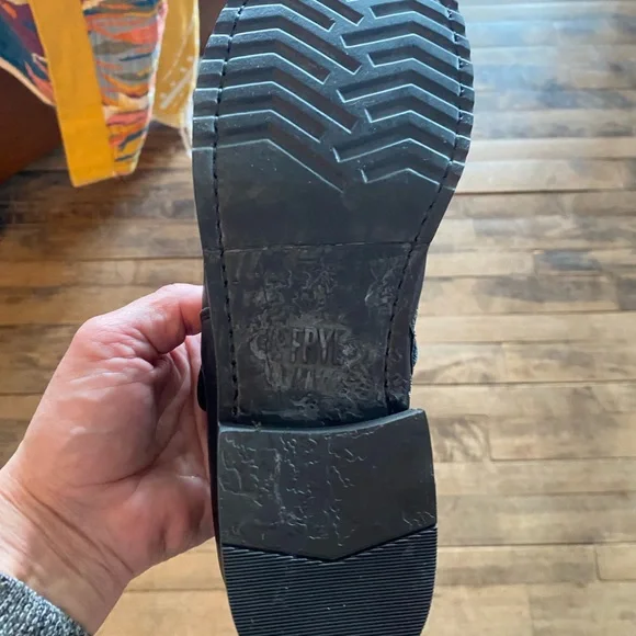 FRYE AND CO Black Combat Moto Boots with Rugged Design - Picture 3 of 3